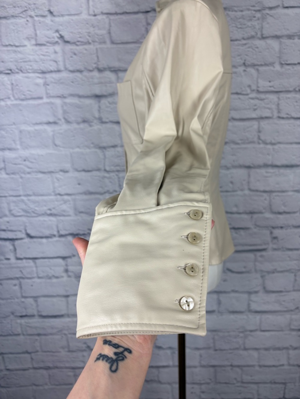 Zara Cream Long-Sleeve Button Shirt - Picture 3 of 9